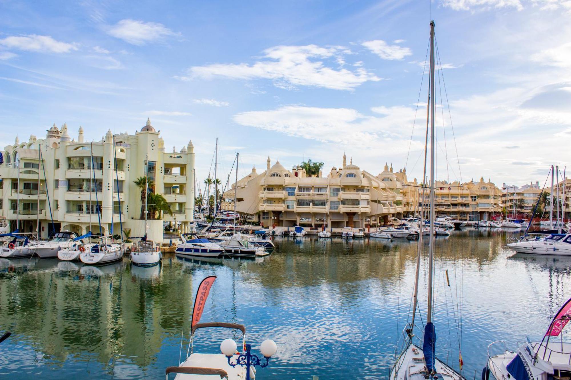 Benal Beach Suite Ii, Estudio Con Parque Acuatico Y Vistas Al Mar. Benalmadena Exterior photo