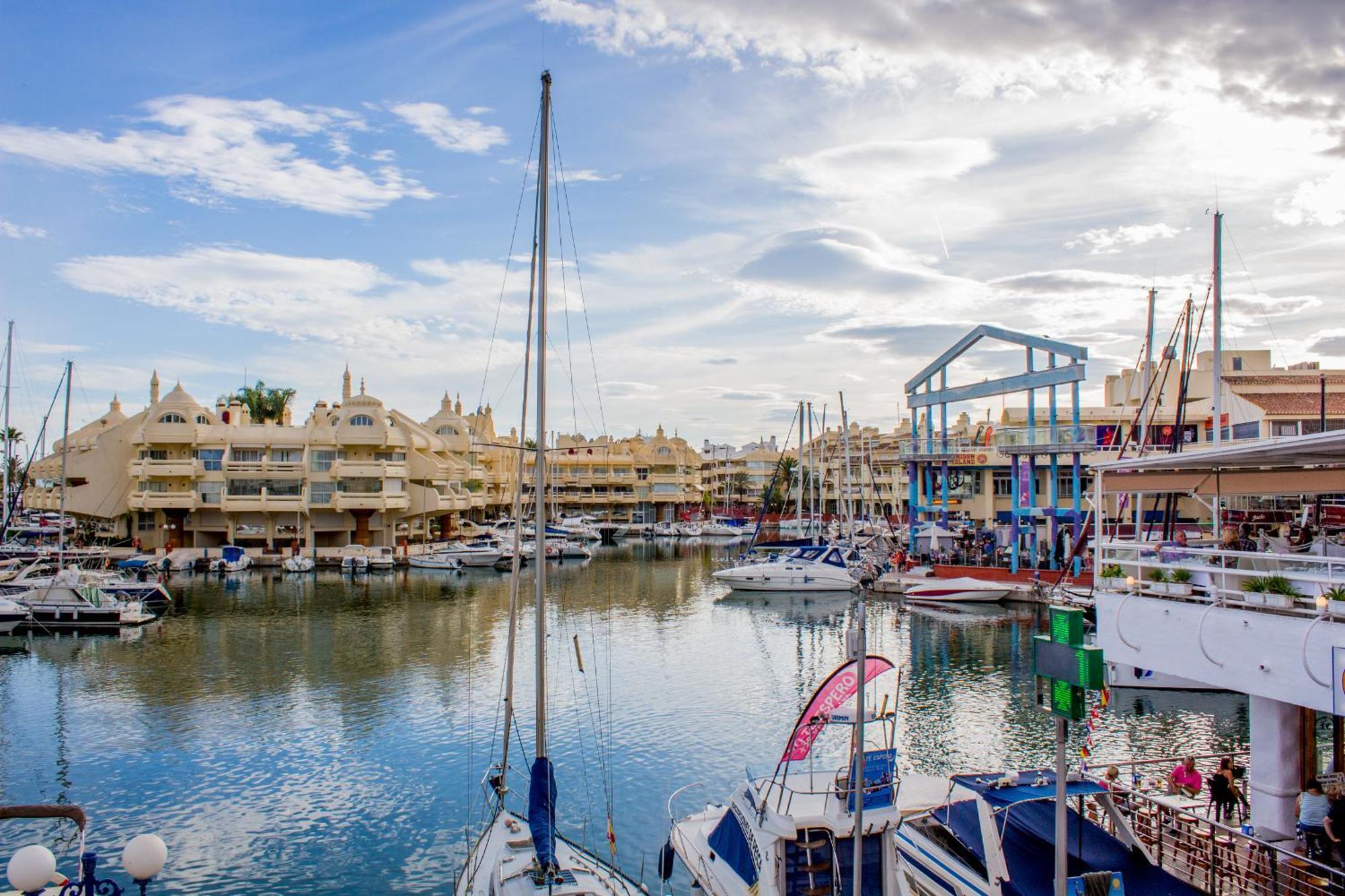 Benal Beach Suite Ii, Estudio Con Parque Acuatico Y Vistas Al Mar. Benalmadena Exterior photo