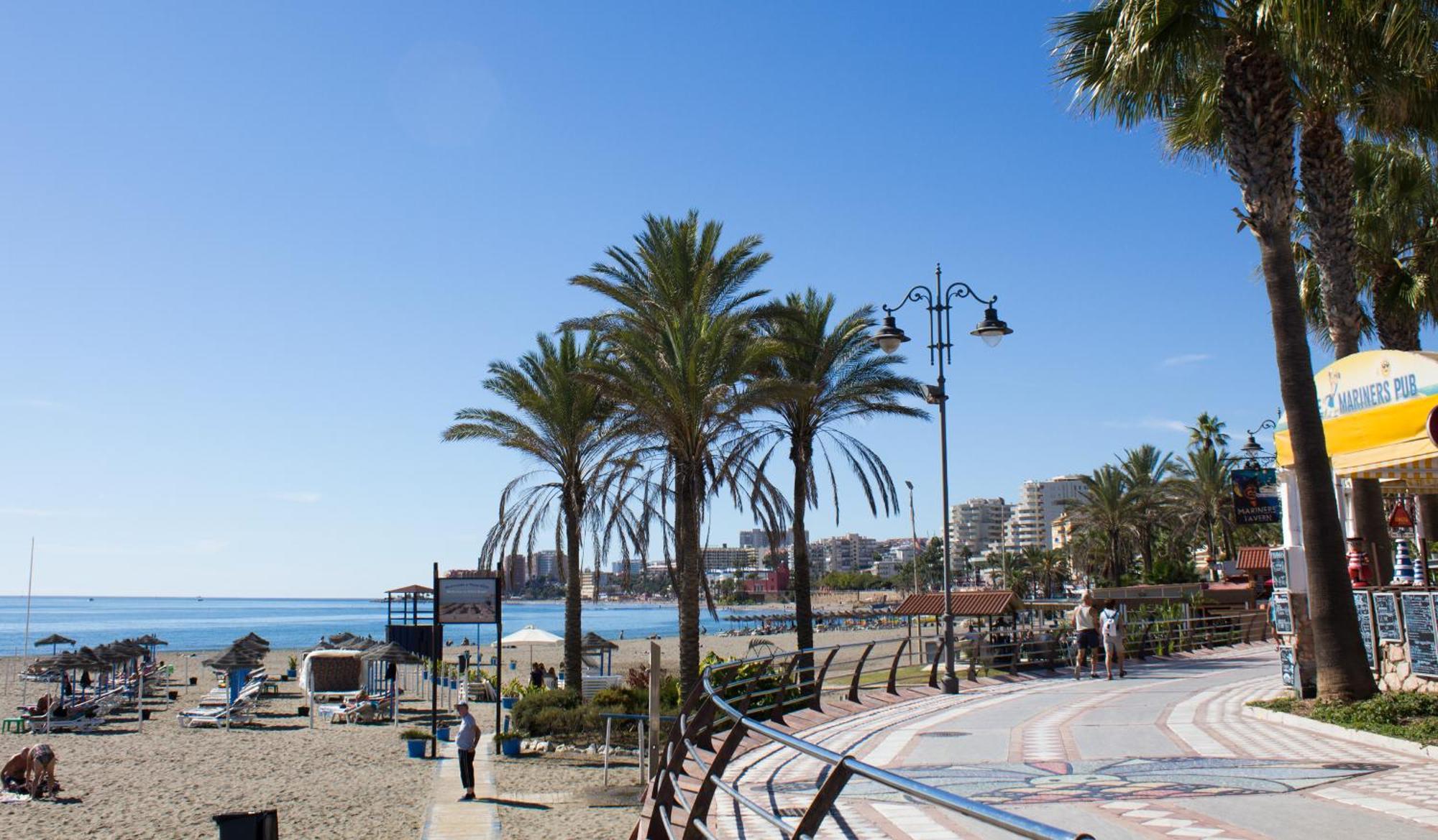 Benal Beach Suite Ii, Estudio Con Parque Acuatico Y Vistas Al Mar. Benalmadena Exterior photo