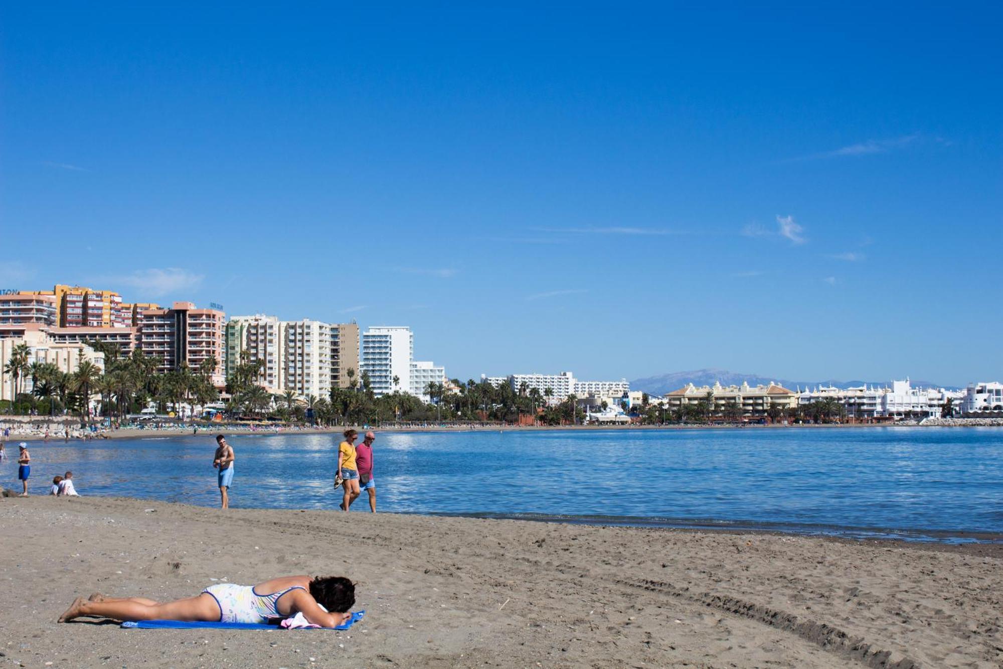 Benal Beach Suite Ii, Estudio Con Parque Acuatico Y Vistas Al Mar. Benalmadena Exterior photo