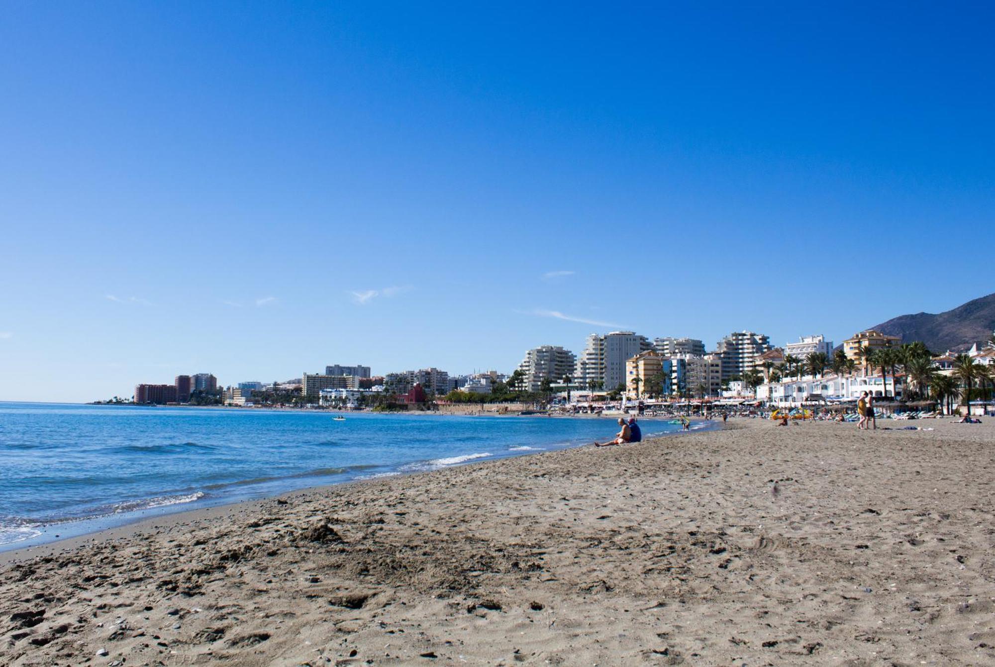 Benal Beach Suite Ii, Estudio Con Parque Acuatico Y Vistas Al Mar. Benalmadena Exterior photo