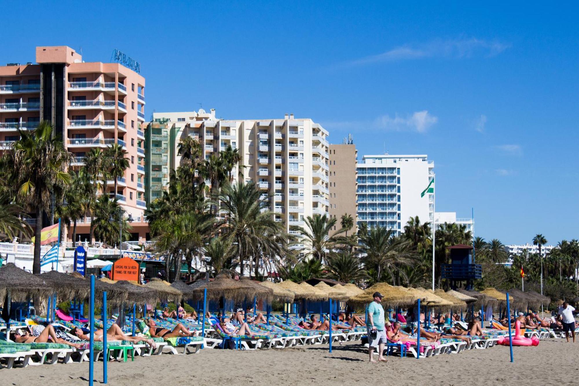 Benal Beach Suite Ii, Estudio Con Parque Acuatico Y Vistas Al Mar. Benalmadena Exterior photo