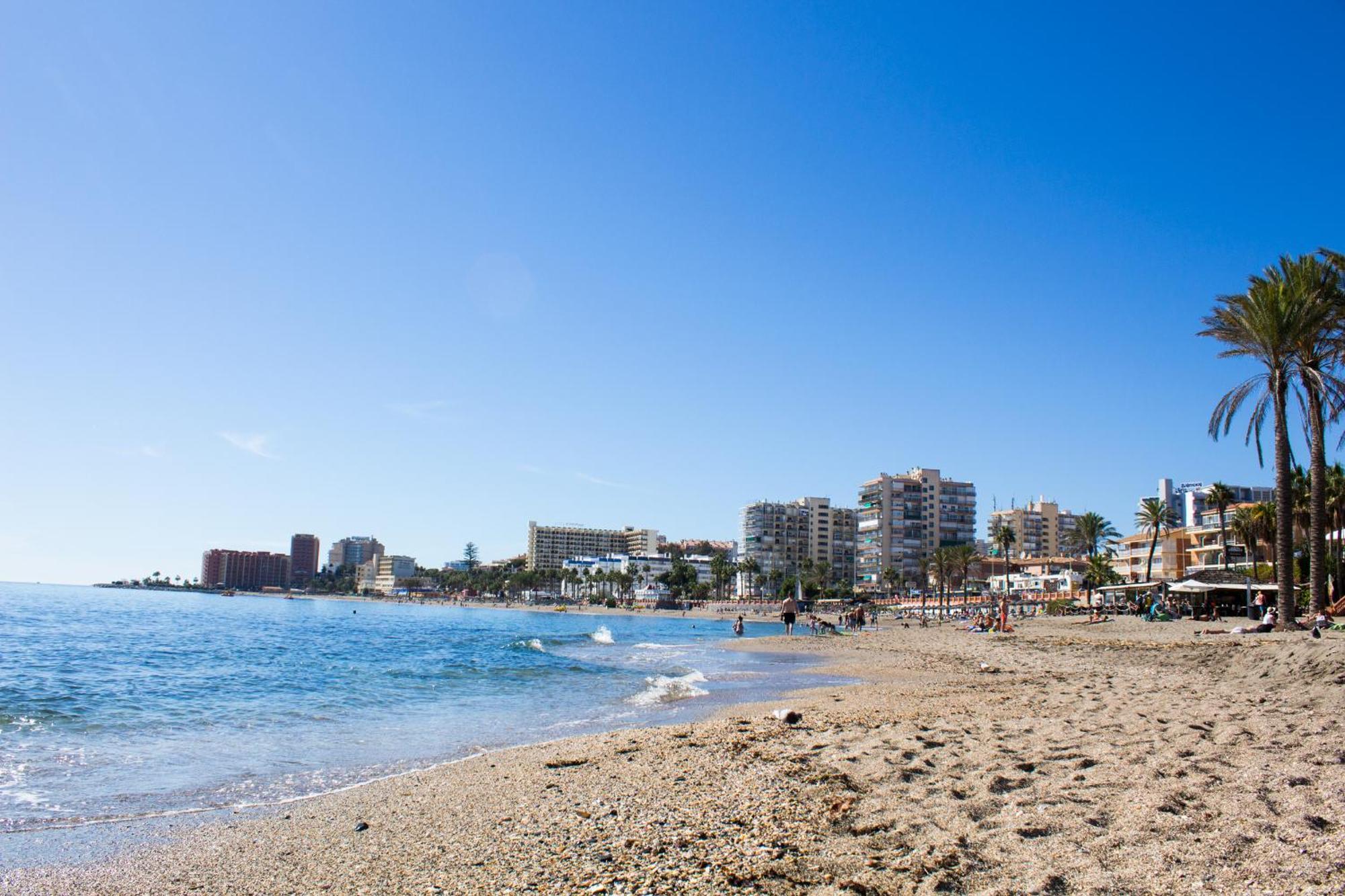 Benal Beach Suite Ii, Estudio Con Parque Acuatico Y Vistas Al Mar. Benalmadena Exterior photo